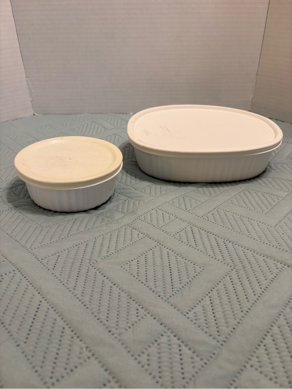 Corning Ware French White Round 16oz & a 1.4 L Oval Casserole Dish Both W/Lids